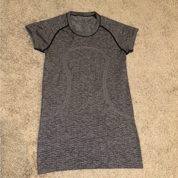 Lululemon Swiftly Tech Short Sleeve - Prism Stripe Rhino Grey Multi - Picture 2 of 5